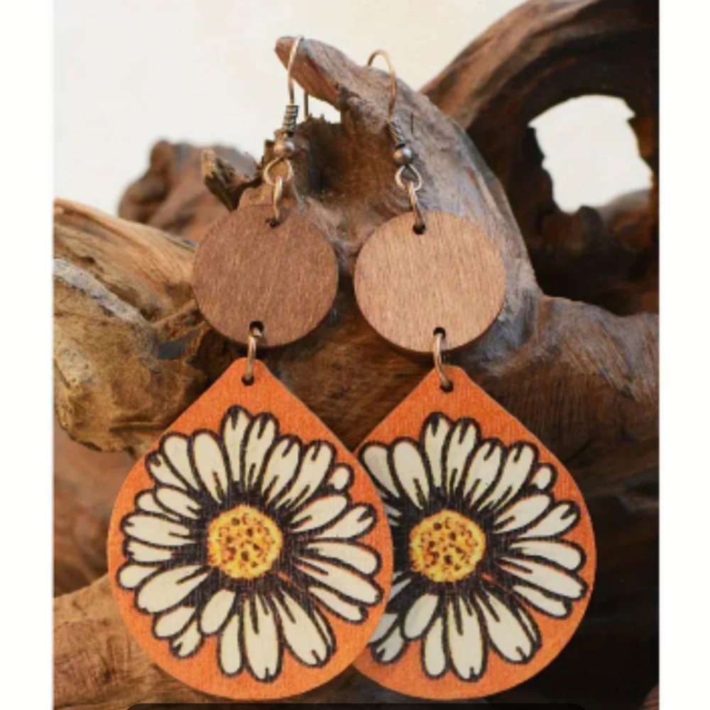SALE ** BRAND NEW ** JUST LISTED ** BEAUTIFUL DROP EARRINGS
